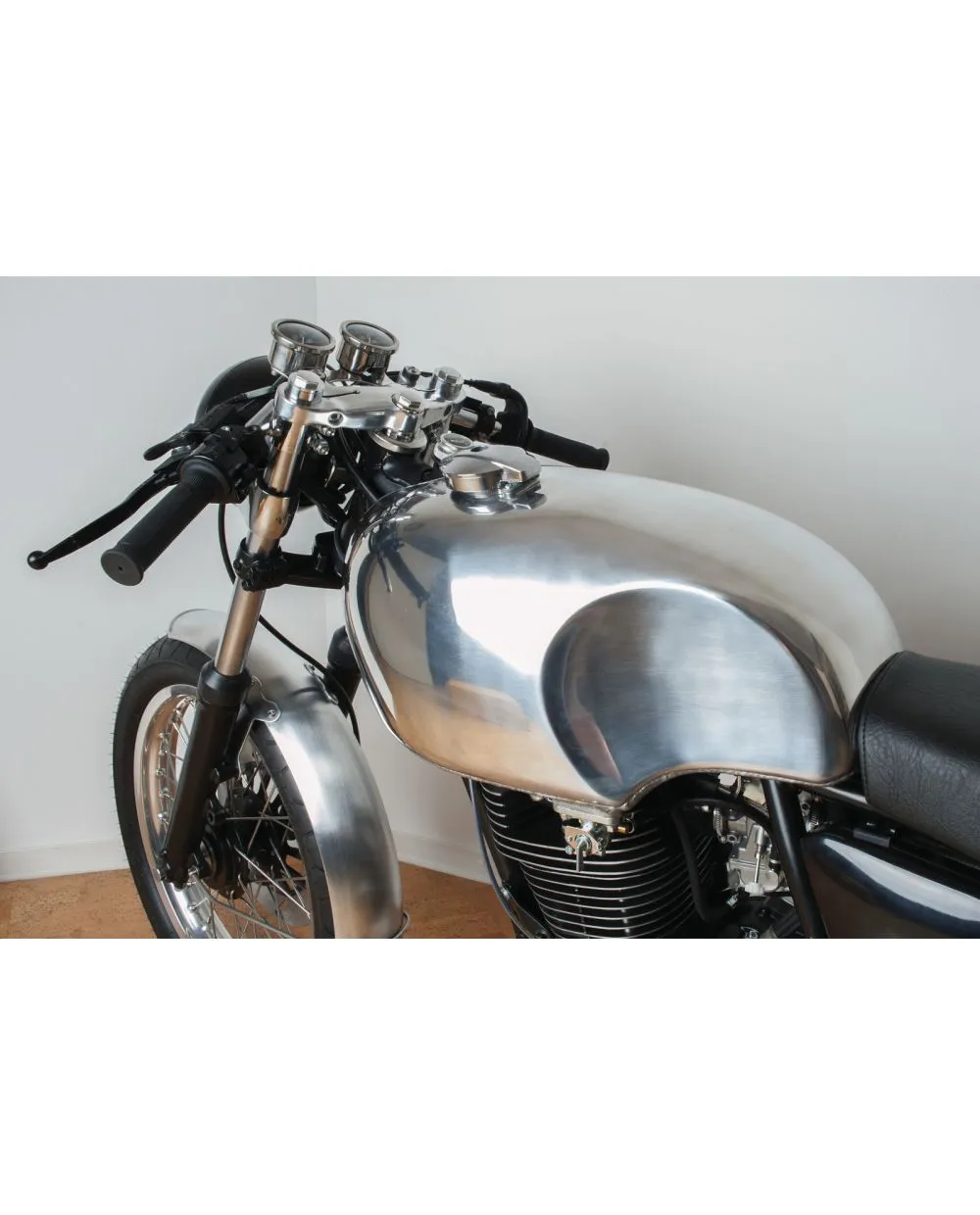 Réservoir de Carburant de 20 l Universel en Aluminium Avec Capteur Couvercle en Plastique Mousse Antidérapante Protection Contre les Explosions Réservoir de Carburant de 20 l Universel en Aluminium Avec Capteur Couvercle en Plastique Mousse Antidérapante Protection Contre les Explosions